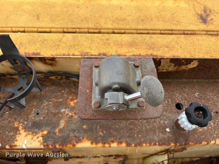 image for item DV4261 Caterpillar water wagon