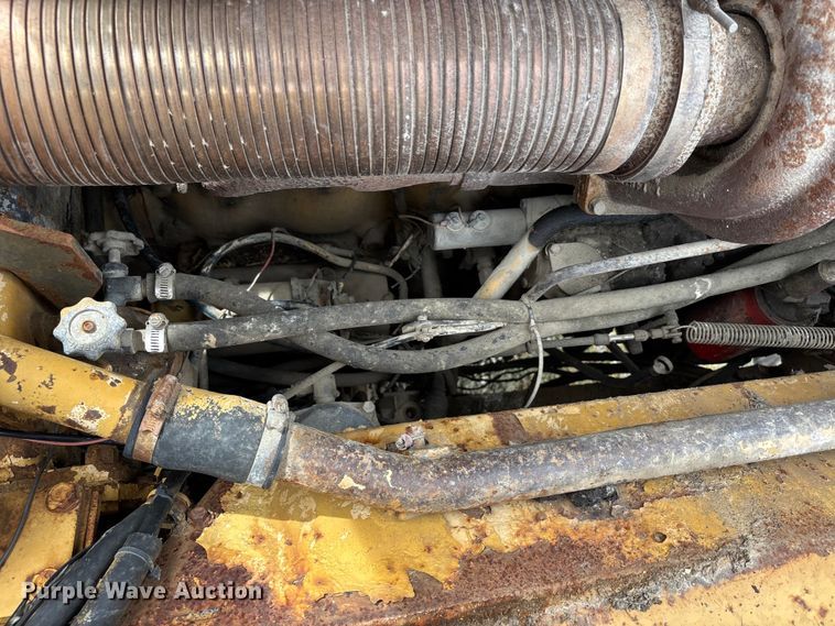 image for item DV4261 Caterpillar water wagon