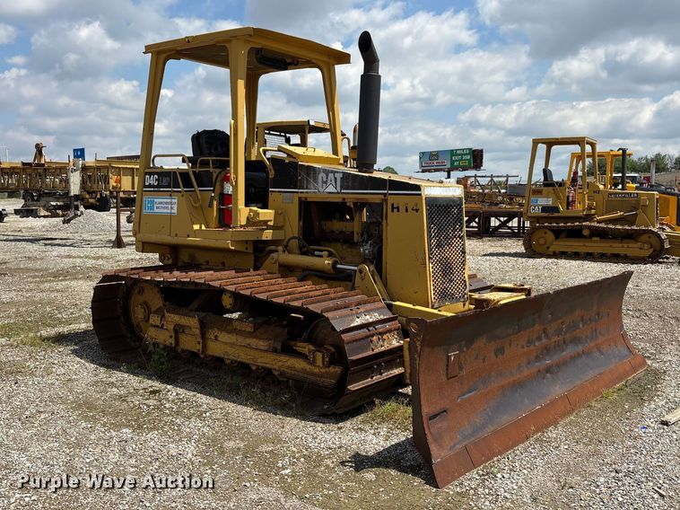 image for item DV4262 1995 Caterpillar D4C LGP dozer