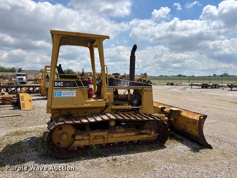 image for item DV4262 1995 Caterpillar D4C LGP dozer