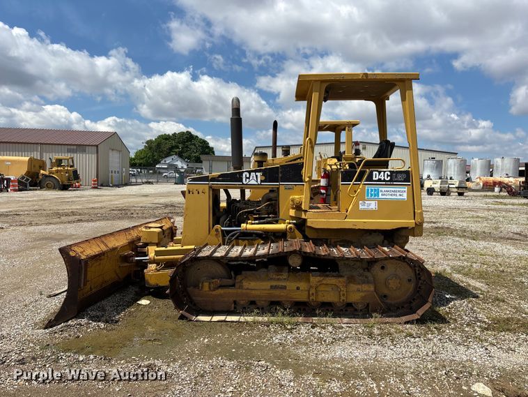 image for item DV4262 1995 Caterpillar D4C LGP dozer