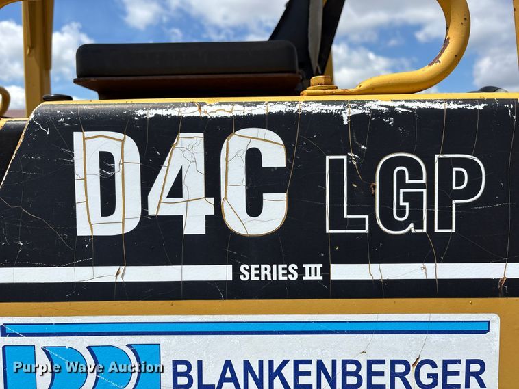 image for item DV4262 1995 Caterpillar D4C LGP dozer