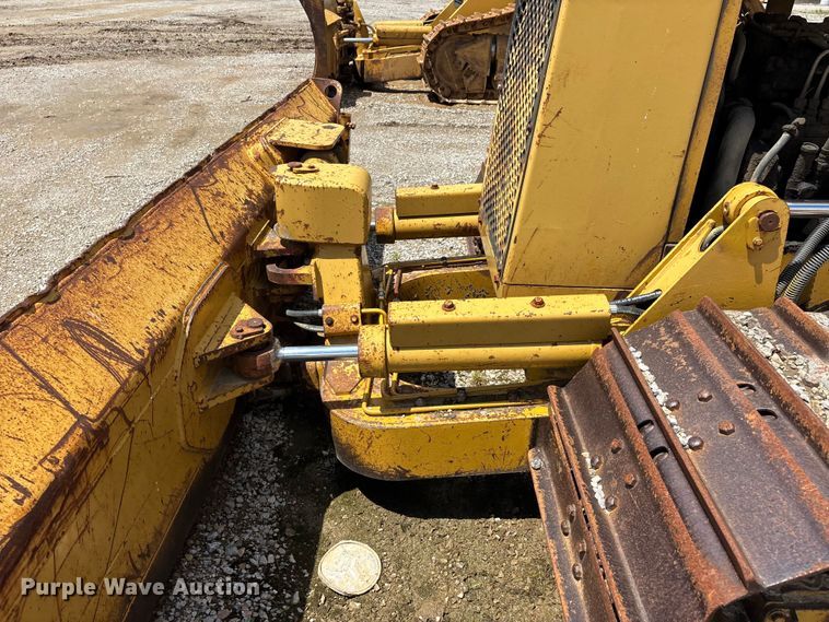 image for item DV4262 1995 Caterpillar D4C LGP dozer