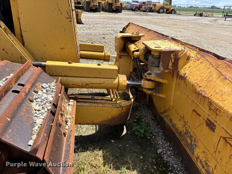 image for item DV4262 1995 Caterpillar D4C LGP dozer