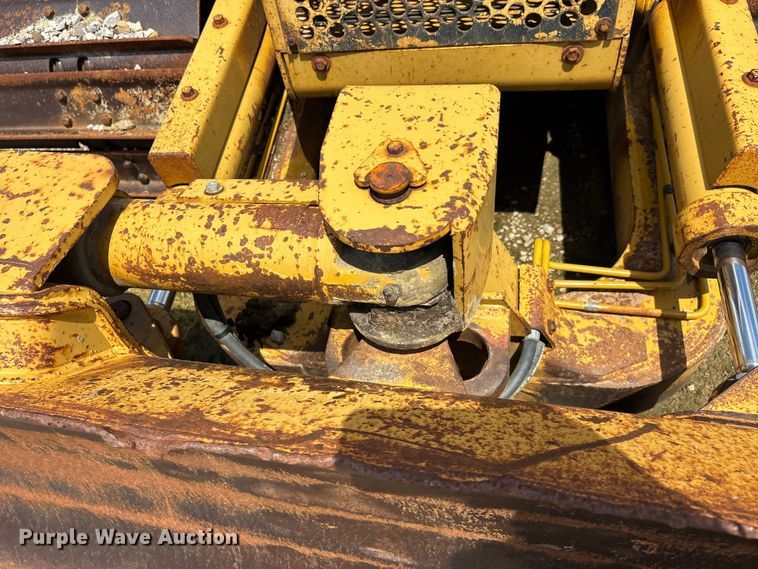 image for item DV4262 1995 Caterpillar D4C LGP dozer