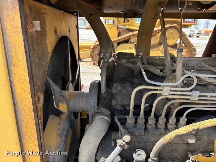 image for item DV4262 1995 Caterpillar D4C LGP dozer
