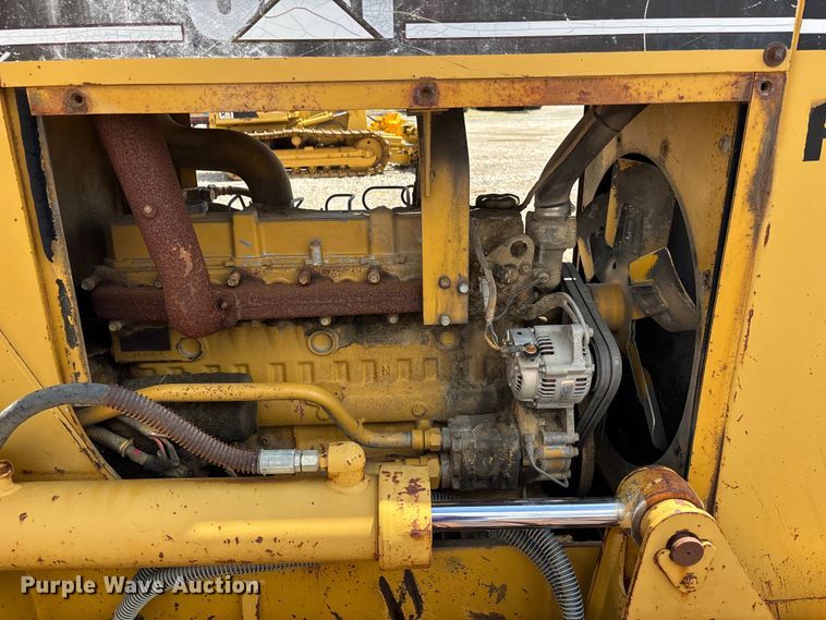 image for item DV4262 1995 Caterpillar D4C LGP dozer