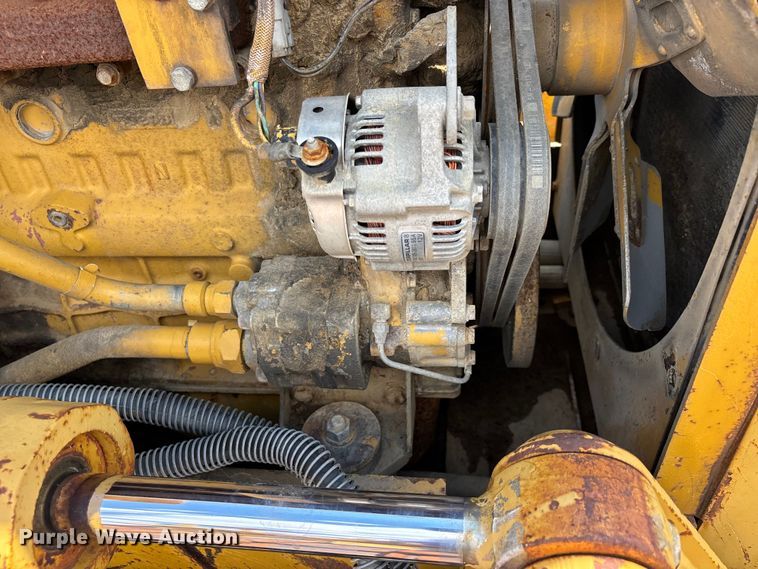 image for item DV4262 1995 Caterpillar D4C LGP dozer