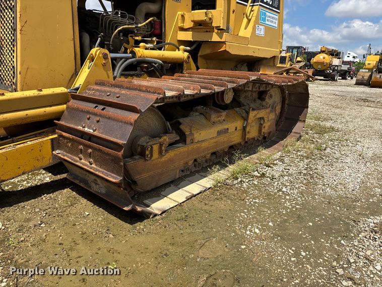 image for item DV4262 1995 Caterpillar D4C LGP dozer