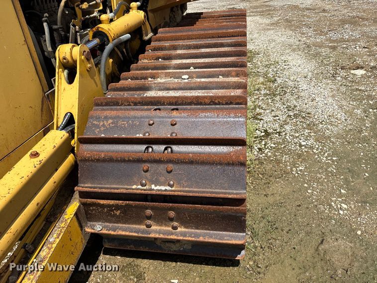 image for item DV4262 1995 Caterpillar D4C LGP dozer