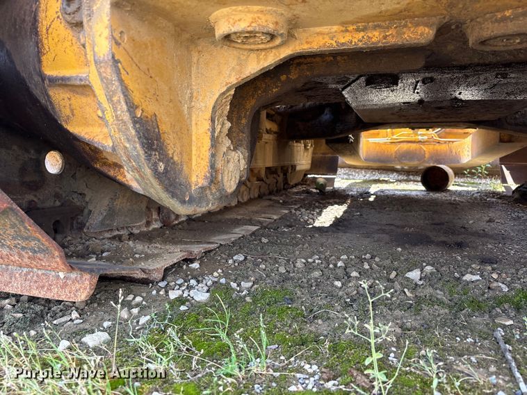 image for item DV4262 1995 Caterpillar D4C LGP dozer