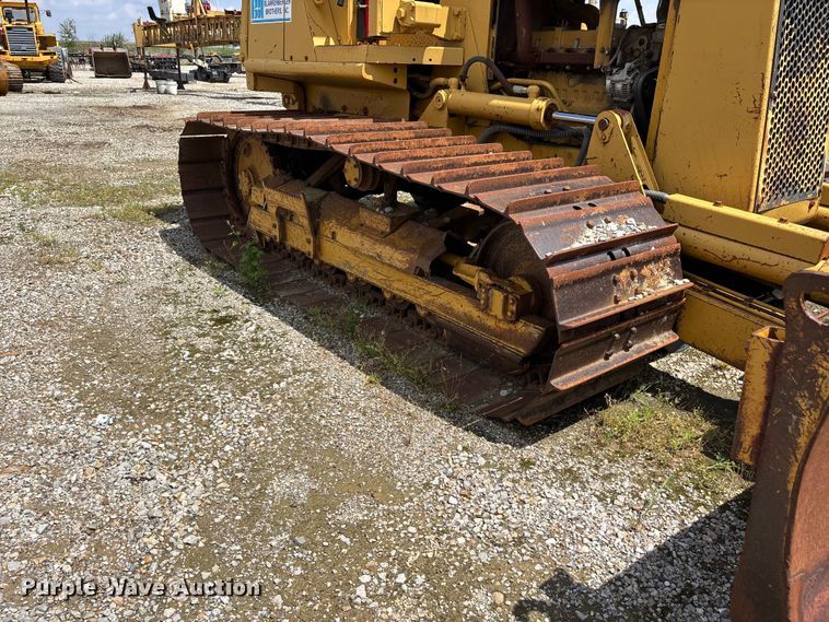 image for item DV4262 1995 Caterpillar D4C LGP dozer