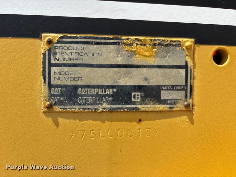 image for item DV4262 1995 Caterpillar D4C LGP dozer