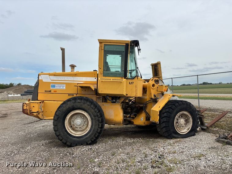 image for item DV4263 1996 Volvo L70C wheel loader