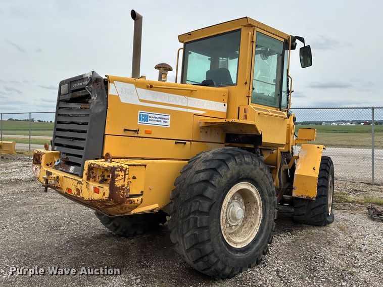image for item DV4263 1996 Volvo L70C wheel loader