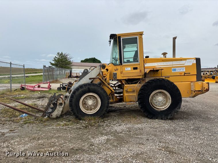 image for item DV4263 1996 Volvo L70C wheel loader