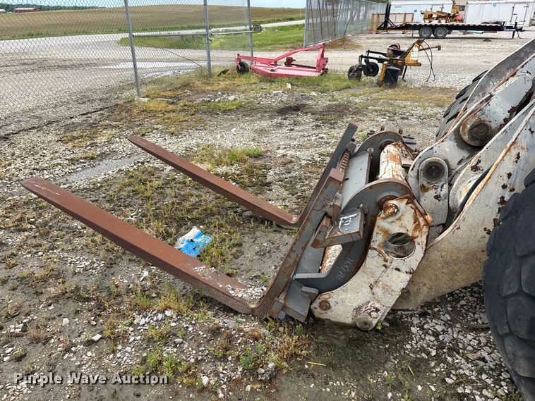 image for item DV4263 1996 Volvo L70C wheel loader
