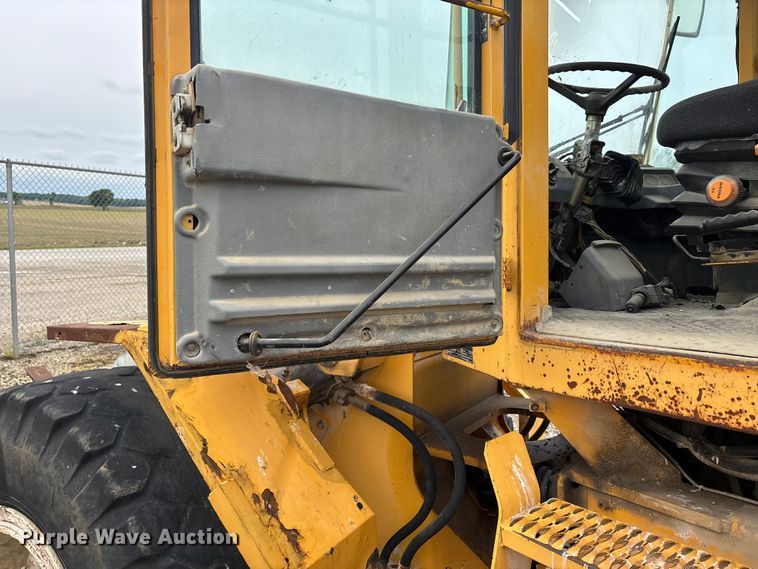 image for item DV4263 1996 Volvo L70C wheel loader