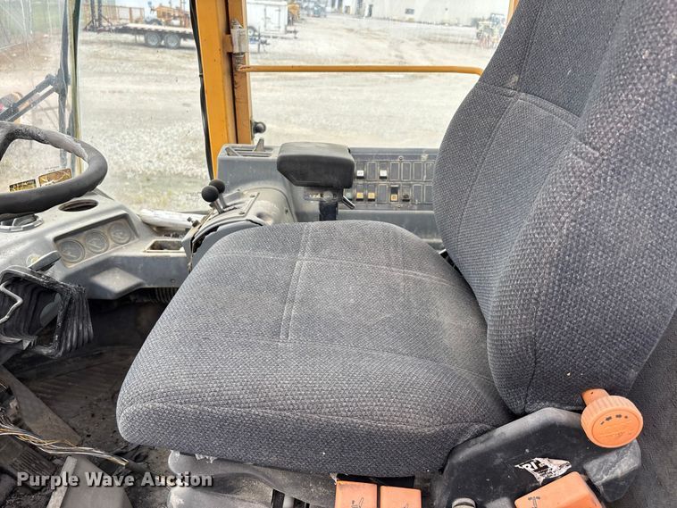 image for item DV4263 1996 Volvo L70C wheel loader