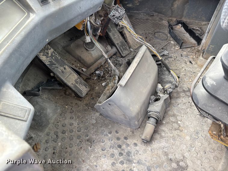 image for item DV4263 1996 Volvo L70C wheel loader