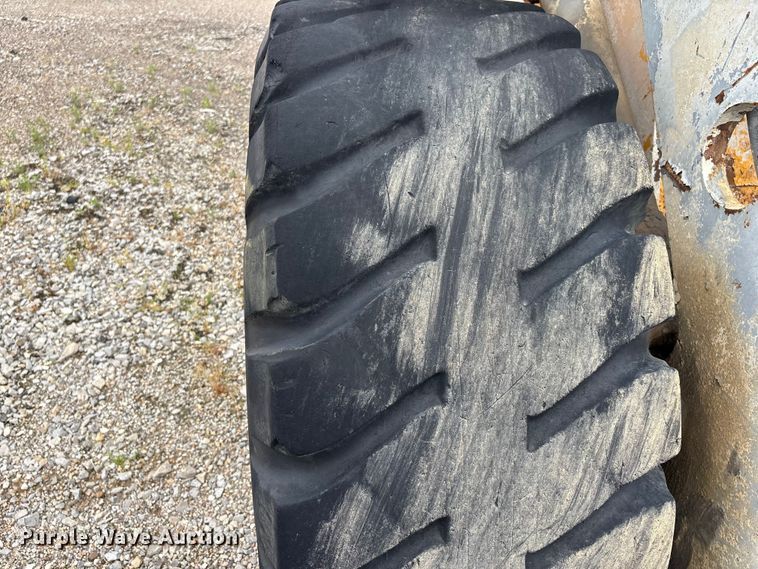 image for item DV4263 1996 Volvo L70C wheel loader