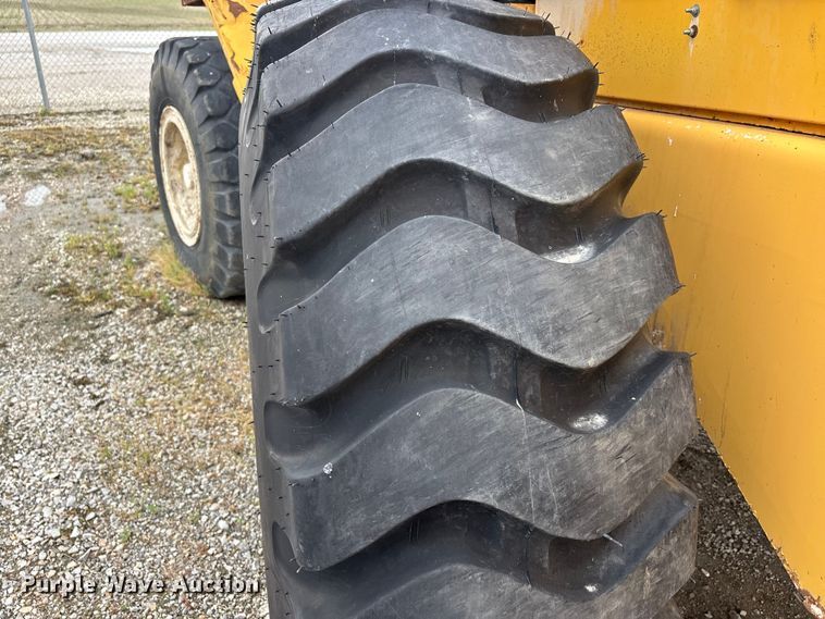 image for item DV4263 1996 Volvo L70C wheel loader