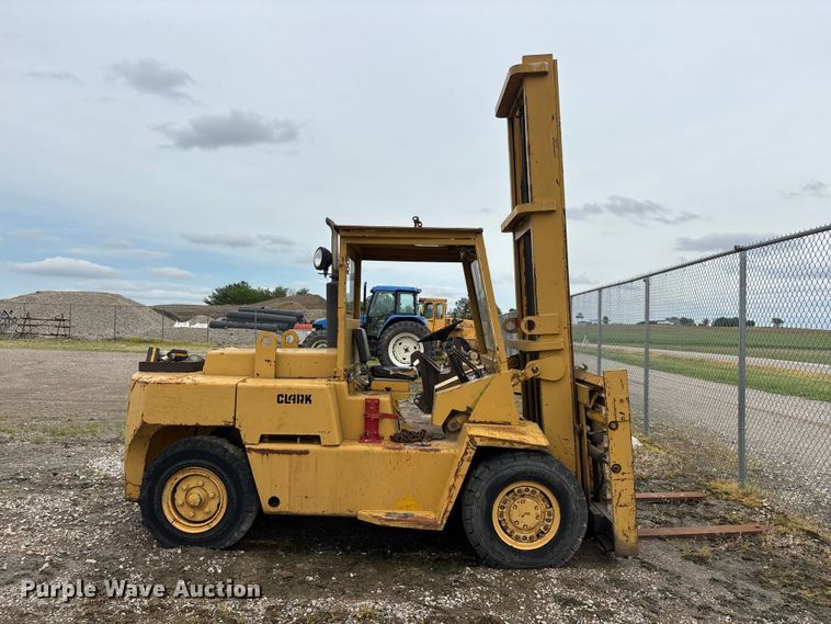 image for item DV4264 Clark P/L2358616 forklift