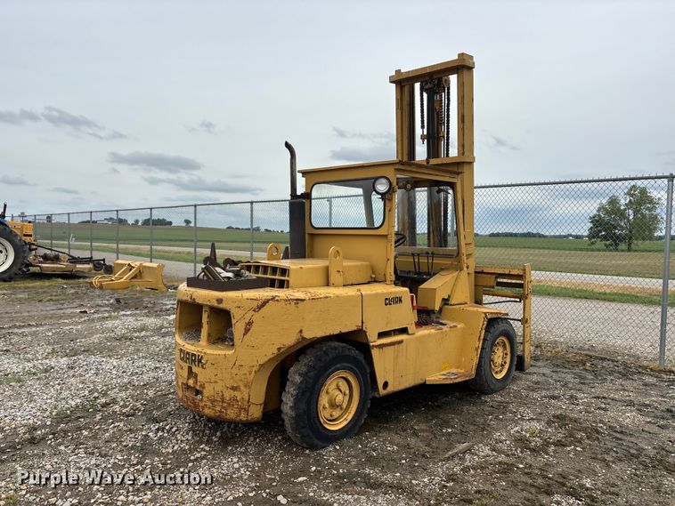 image for item DV4264 Clark P/L2358616 forklift