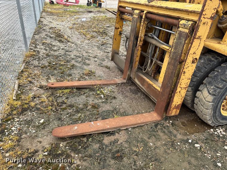 image for item DV4264 Clark P/L2358616 forklift