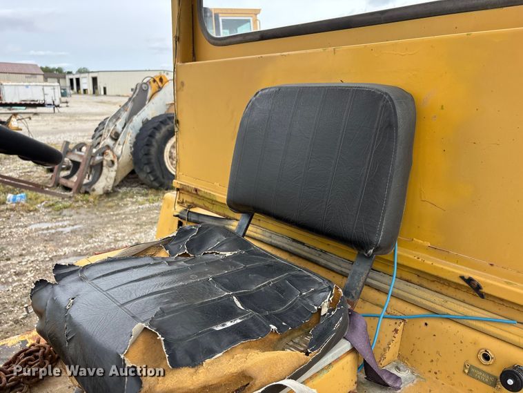 image for item DV4264 Clark P/L2358616 forklift
