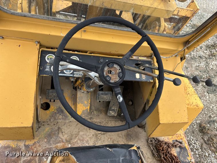 image for item DV4264 Clark P/L2358616 forklift