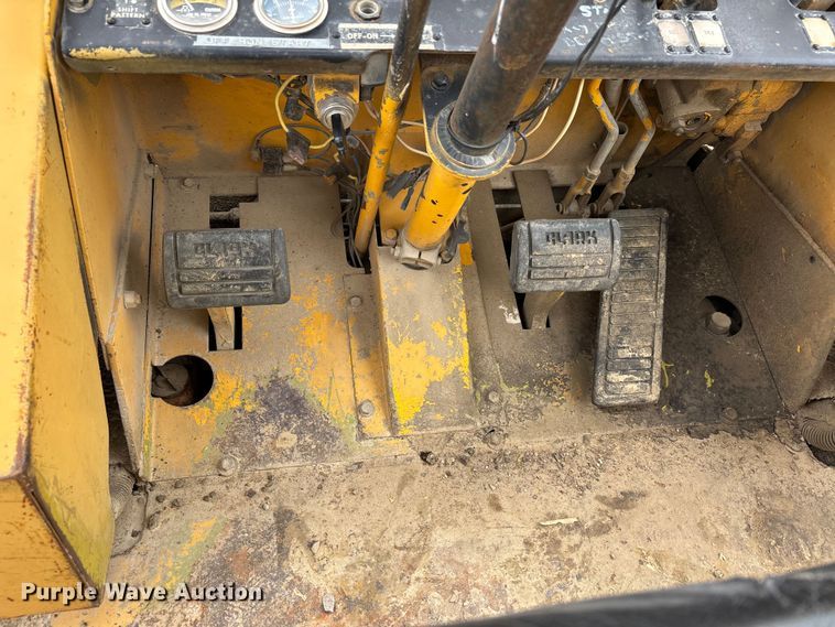 image for item DV4264 Clark P/L2358616 forklift
