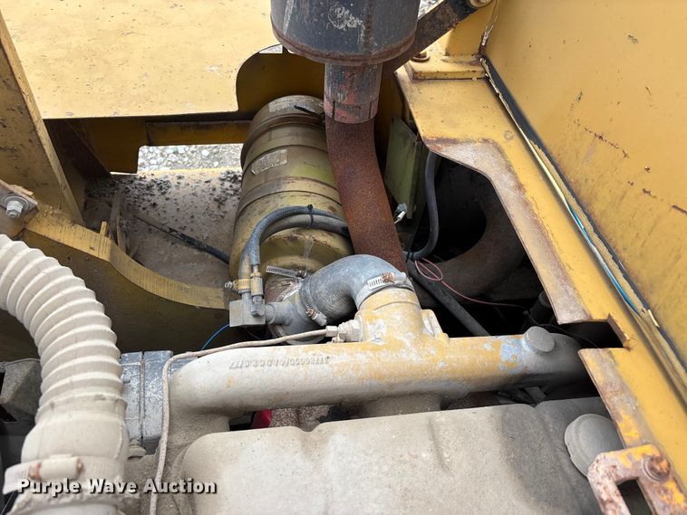 image for item DV4264 Clark P/L2358616 forklift