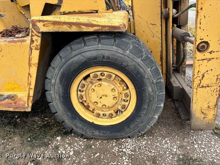 image for item DV4264 Clark P/L2358616 forklift