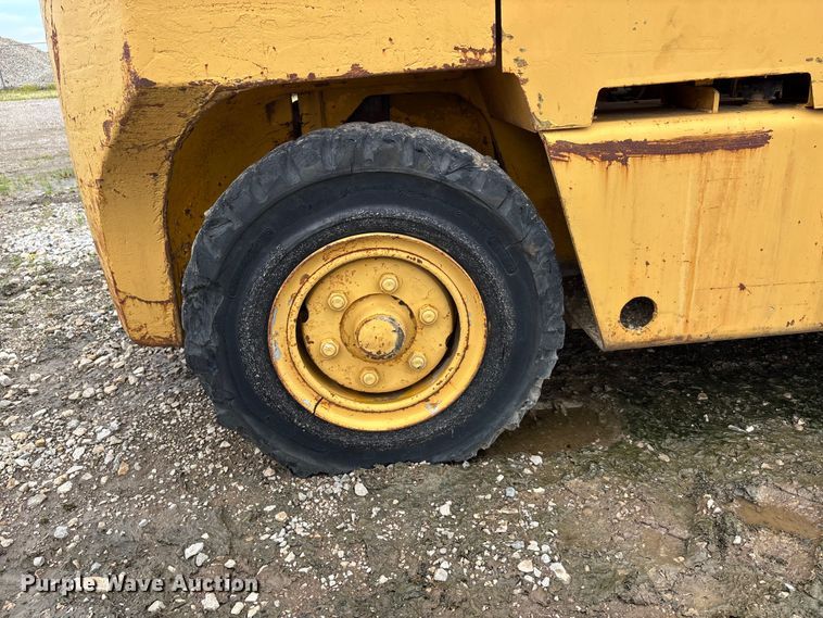 image for item DV4264 Clark P/L2358616 forklift