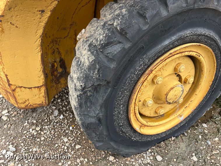 image for item DV4264 Clark P/L2358616 forklift