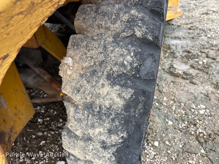 image for item DV4264 Clark P/L2358616 forklift