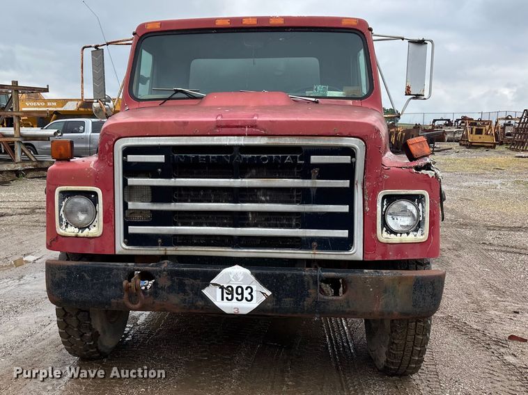 image for item DV4269 1979 International 1854 fuel truck