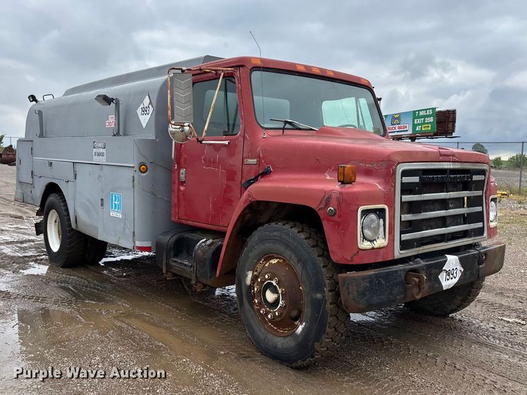 image for item DV4269 1979 International 1854 fuel truck