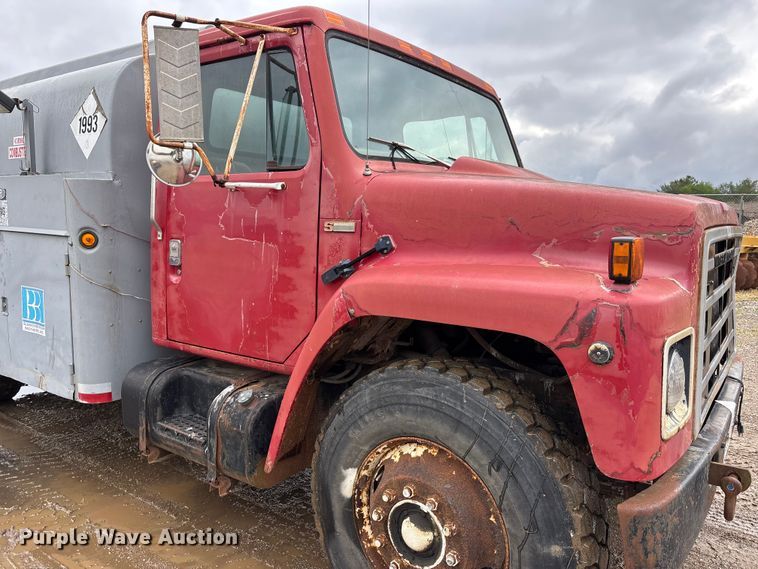 image for item DV4269 1979 International 1854 fuel truck
