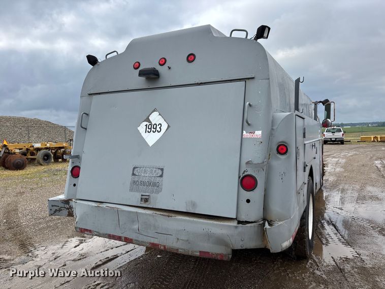 image for item DV4269 1979 International 1854 fuel truck