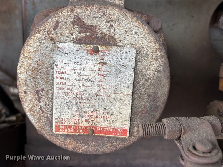 image for item DV4269 1979 International 1854 fuel truck