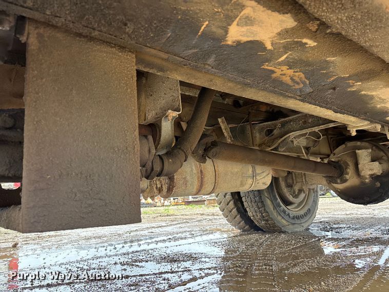 image for item DV4269 1979 International 1854 fuel truck