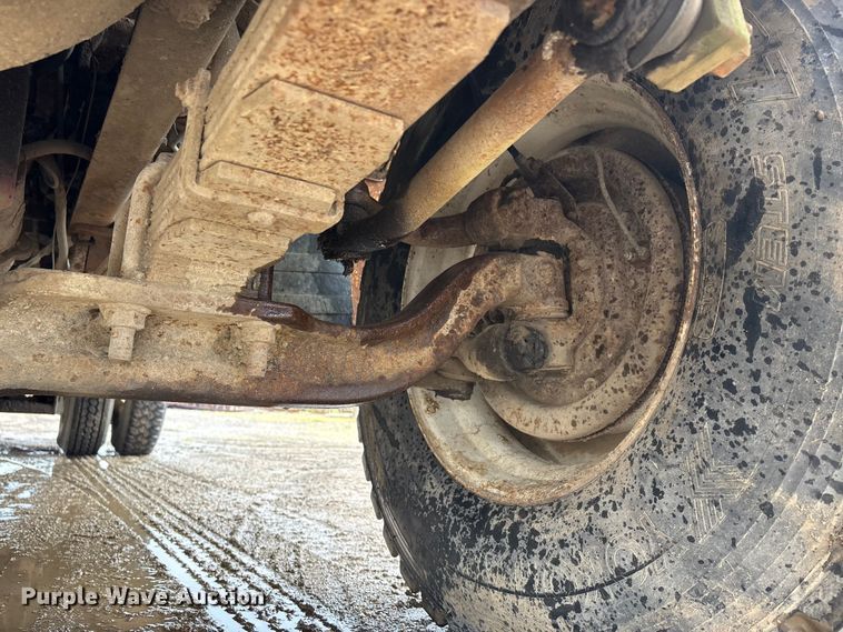 image for item DV4269 1979 International 1854 fuel truck