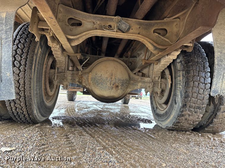 image for item DV4269 1979 International 1854 fuel truck