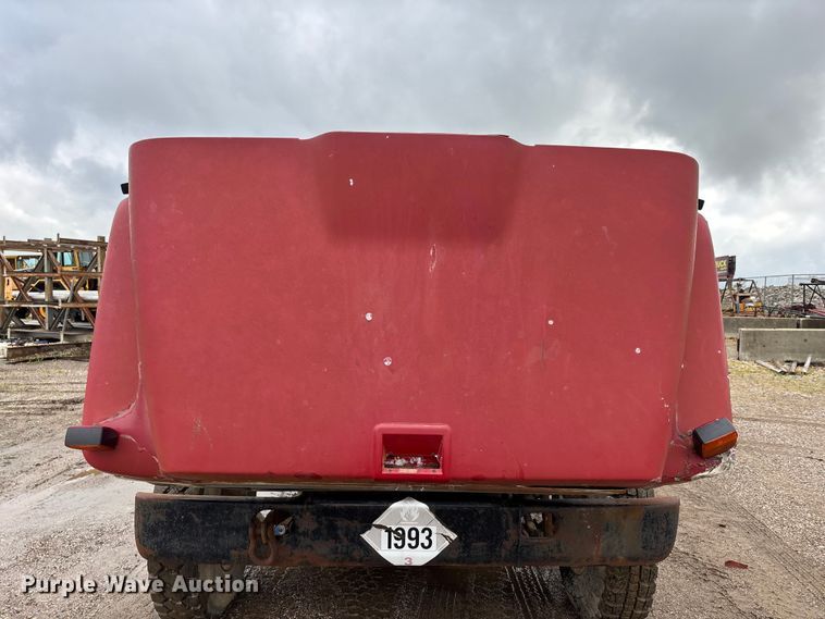 image for item DV4269 1979 International 1854 fuel truck