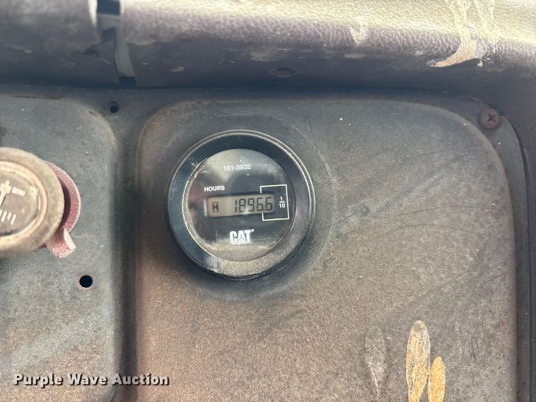 image for item DV4269 1979 International 1854 fuel truck