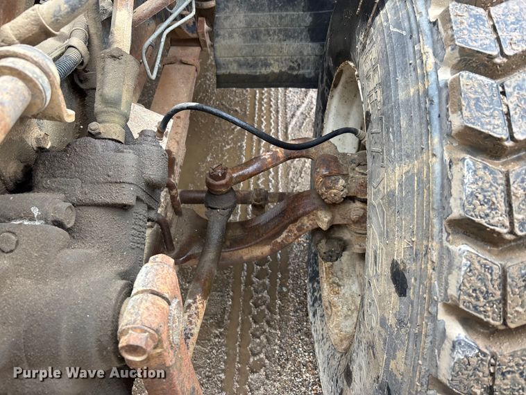 image for item DV4269 1979 International 1854 fuel truck