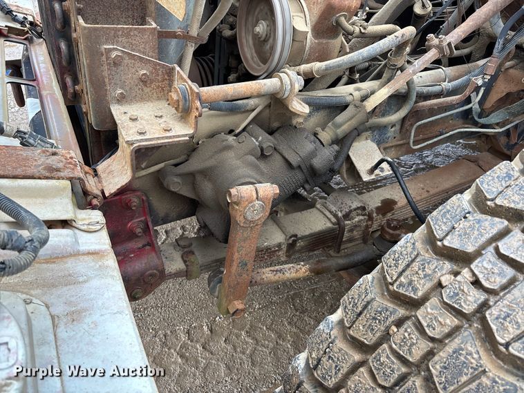 image for item DV4269 1979 International 1854 fuel truck