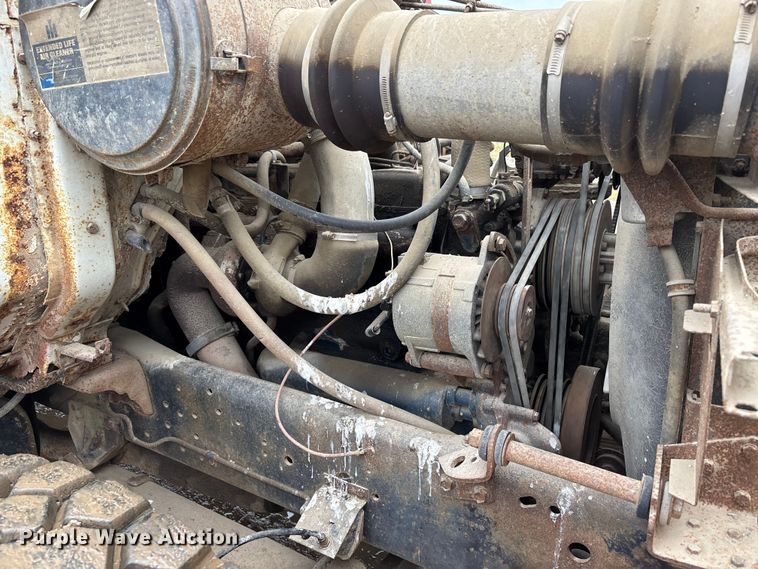 image for item DV4269 1979 International 1854 fuel truck